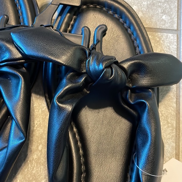 Time and Tru Black Memory Foam Slipper Size 11 Flip Flop - Picture 4 of 6